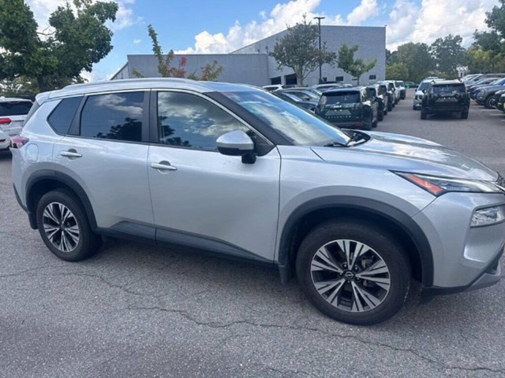 Used 2022 Nissan Rogue SV SUV