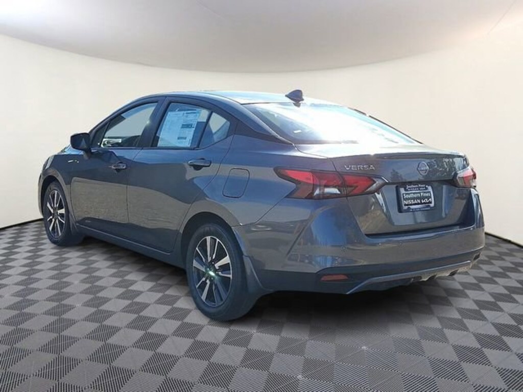 New 2025 Nissan Versa 1.6 SV Sedan