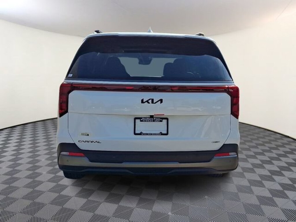 New 2027 Kia Carnival Hybrid SX Van Passenger Van