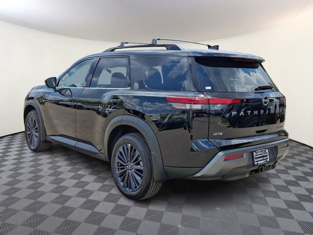 New 2026 Nissan Pathfinder SL SUV