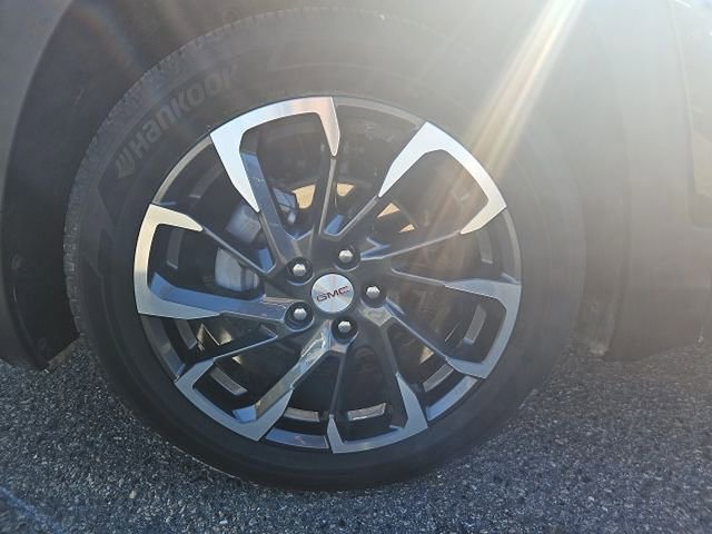 2023 Gmc Terrain SLT photo 2