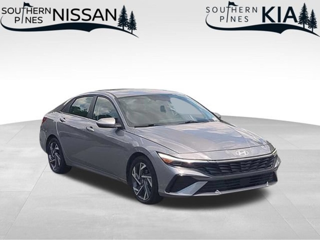 Used 2025 Hyundai Elantra SEL Convenience Sedan