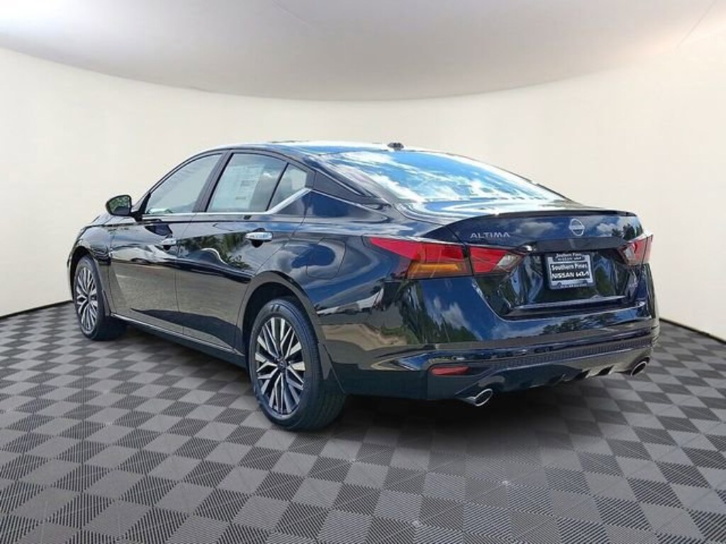 New 2025 Nissan Altima SV Sedan
