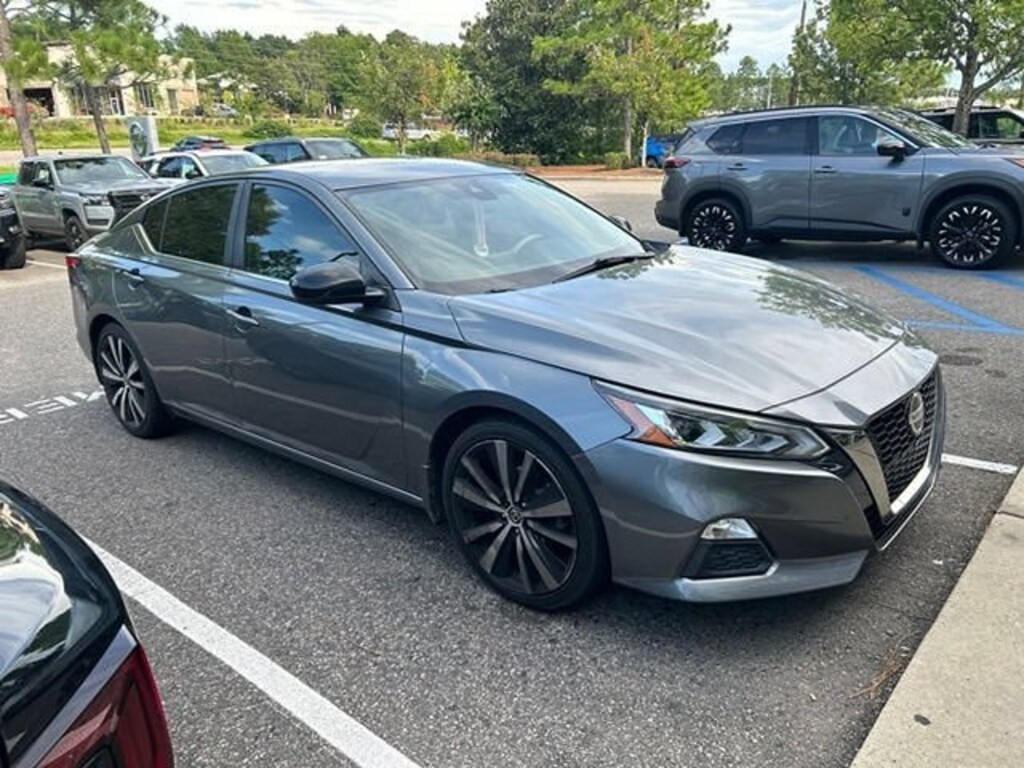Used 2020 Nissan Altima 2.5 SR Sedan