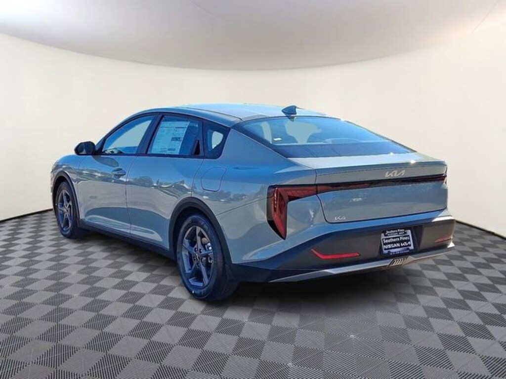 New 2025 Kia K4 LXS Sedan
