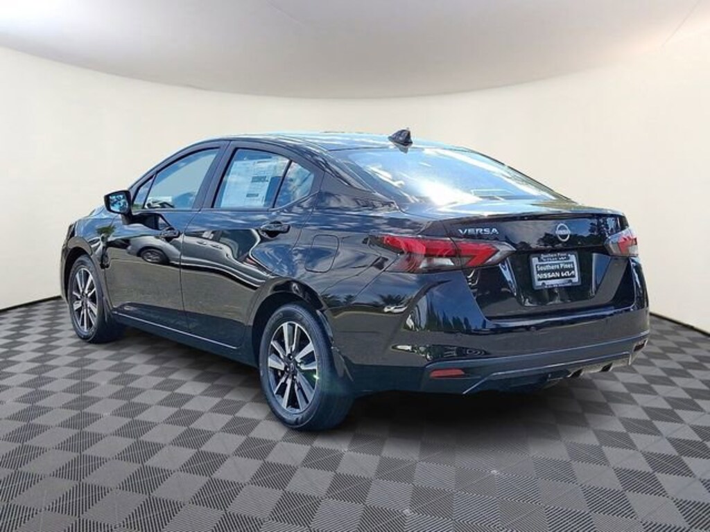 New 2025 Nissan Versa 1.6 SV Sedan