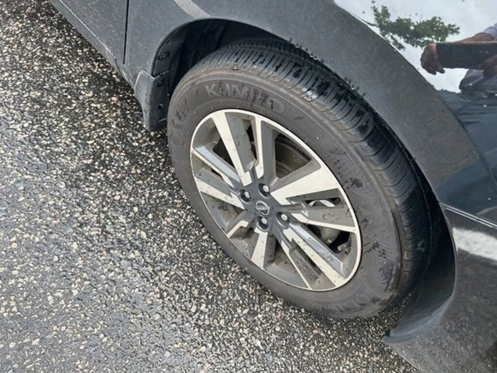Certified 2025 Nissan Versa 1.6 SV Sedan
