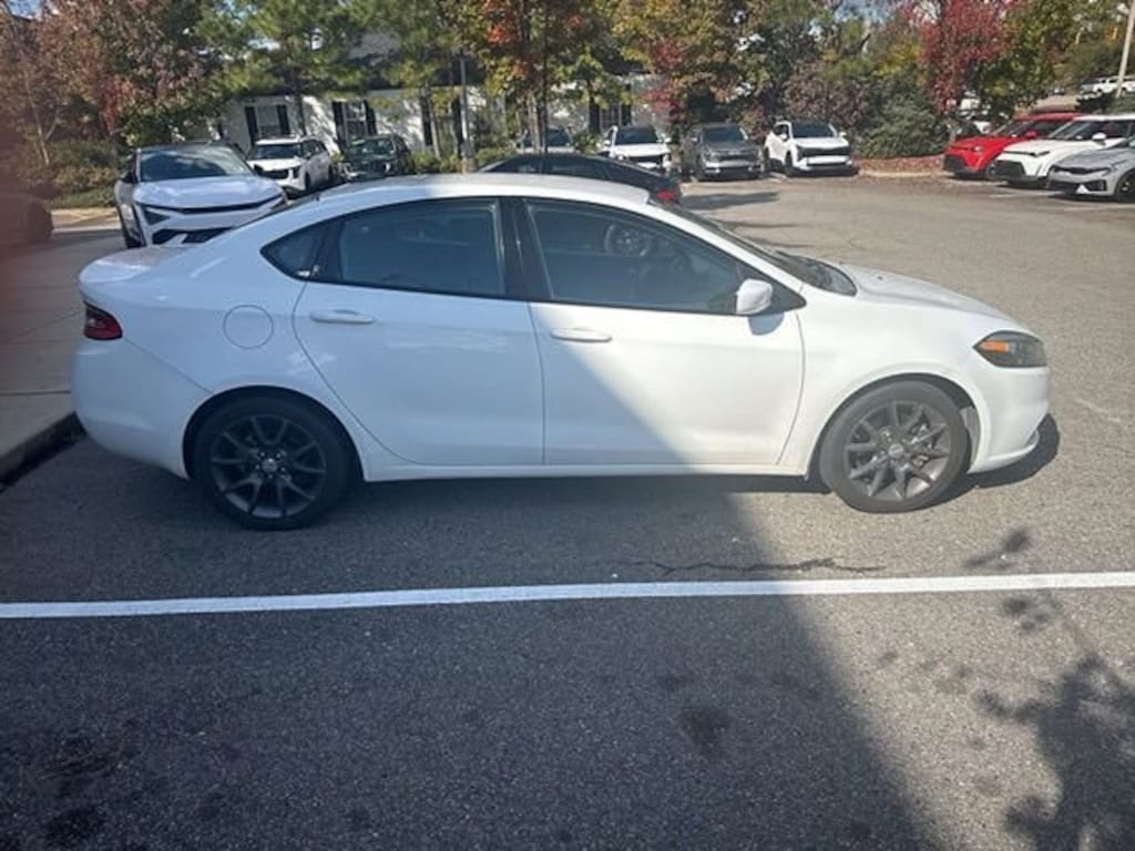 Used 2015 Dodge Dart SE Sedan