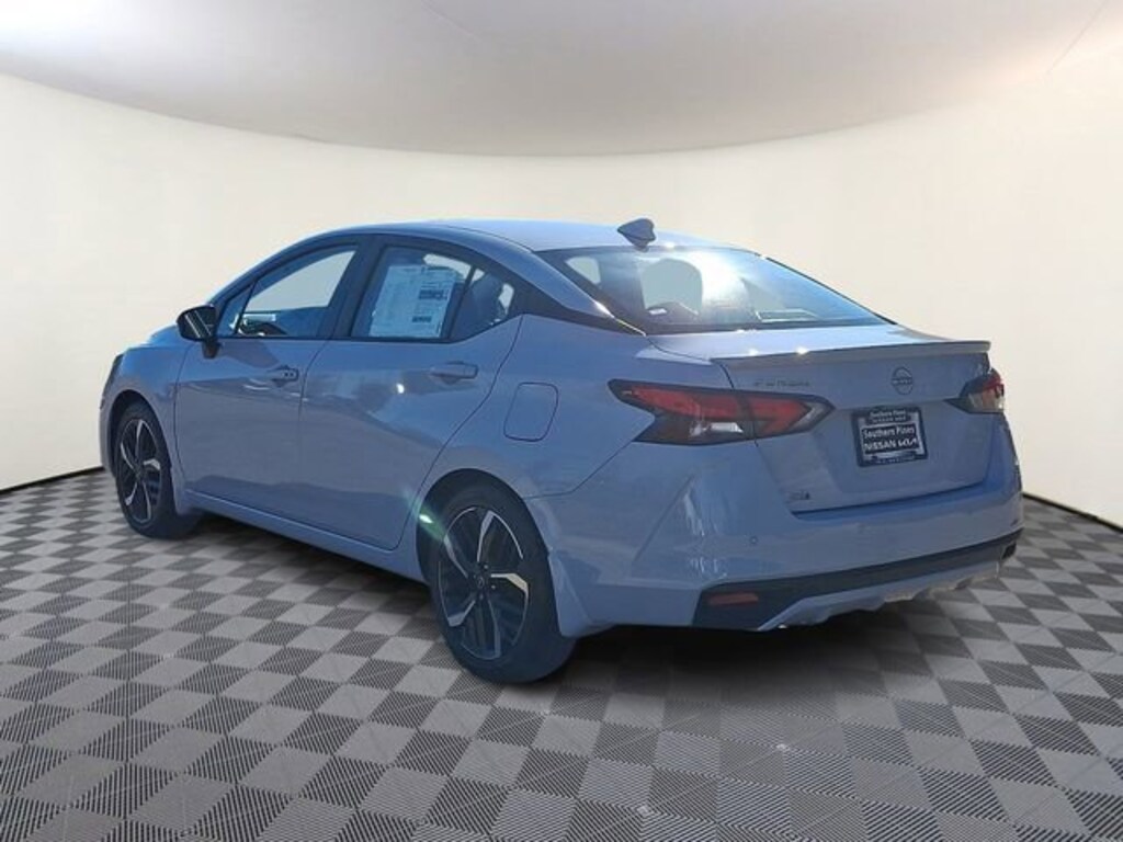 New 2025 Nissan Versa 1.6 SR Sedan