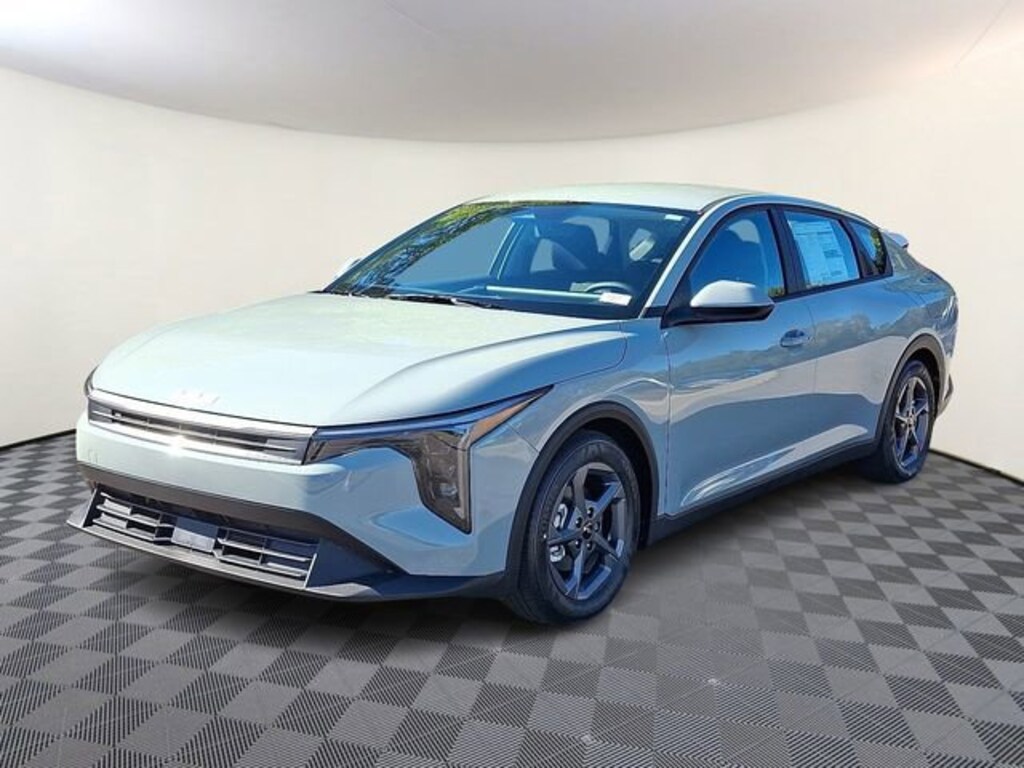 New 2025 Kia K4 LXS Sedan