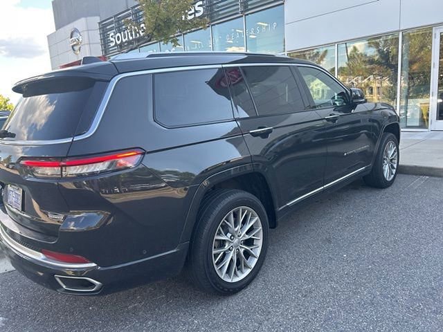 2022 Jeep Grand Cherokee L Summit photo 2