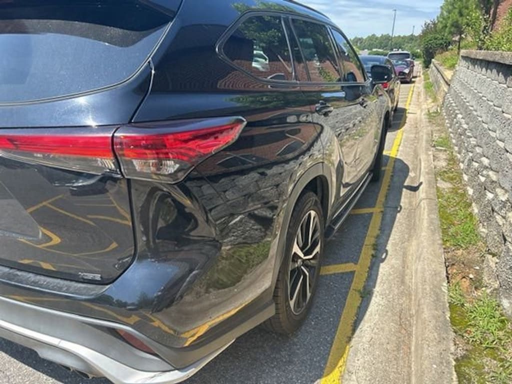 Used 2021 Toyota Highlander XSE SUV