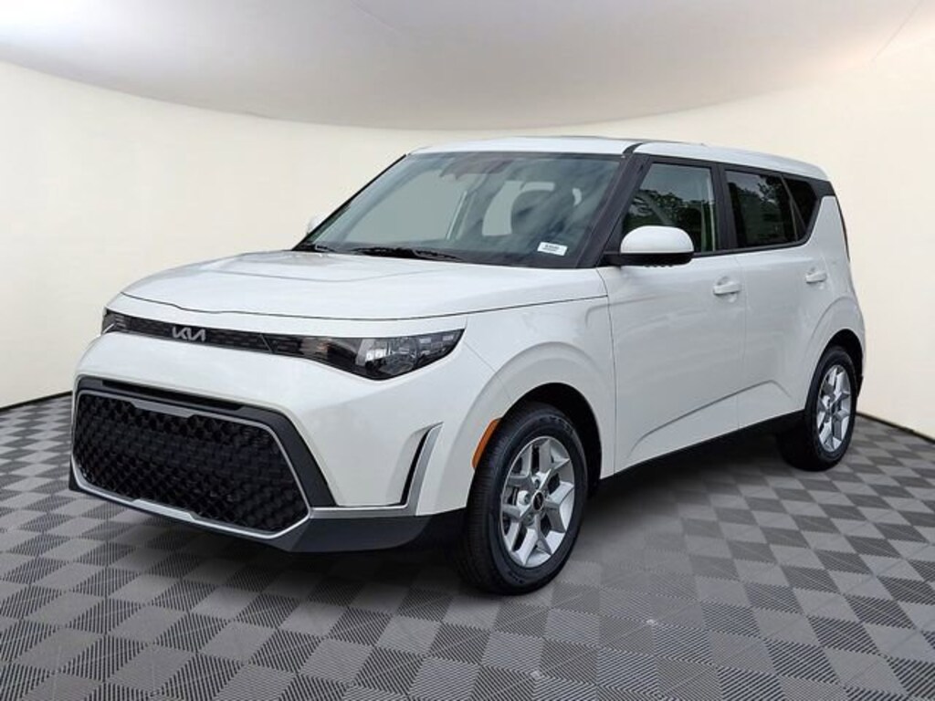 New 2025 Kia Soul LX Hatchback