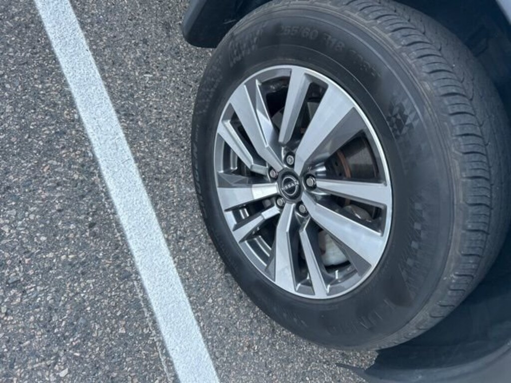 Used 2022 Nissan Pathfinder SL SUV