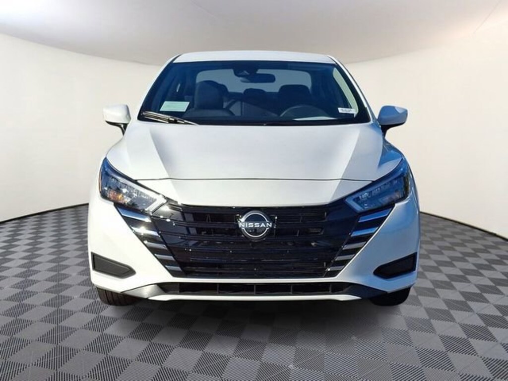 New 2025 Nissan Versa 1.6 SV Sedan