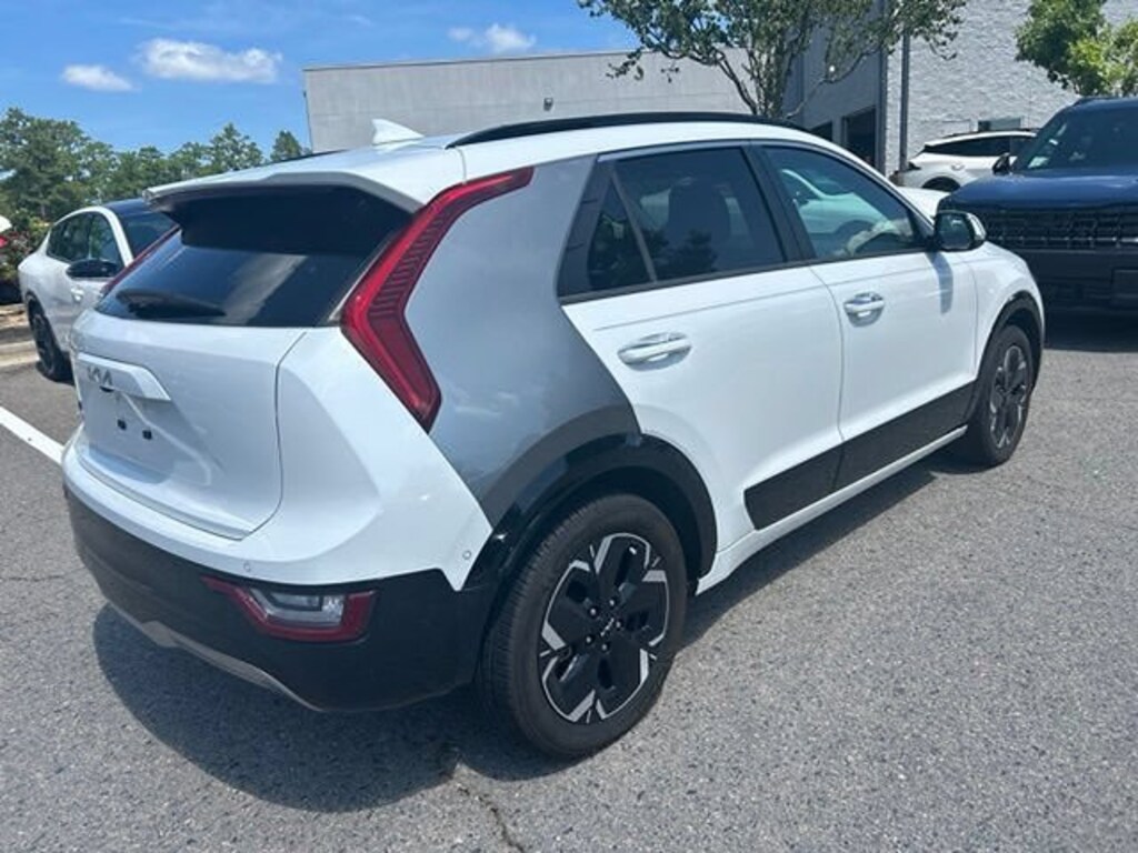 Certified 2023 Kia Niro EV Wave SUV