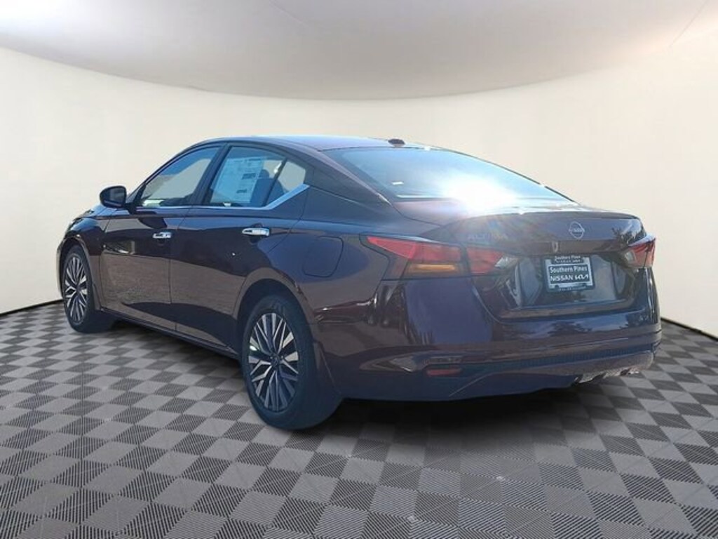 New 2025 Nissan Altima SV Sedan