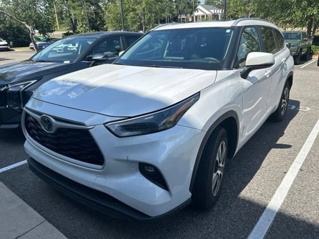 Used 2023 Toyota Highlander XLE SUV