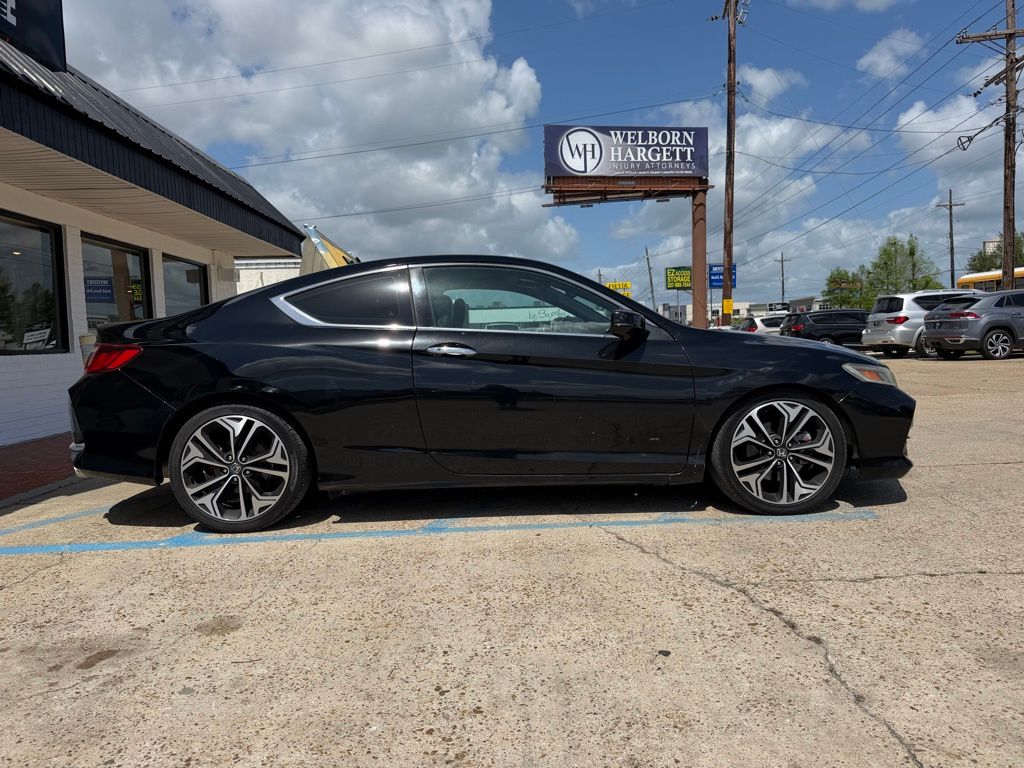 2017 Honda Accord Touring - Photo 4