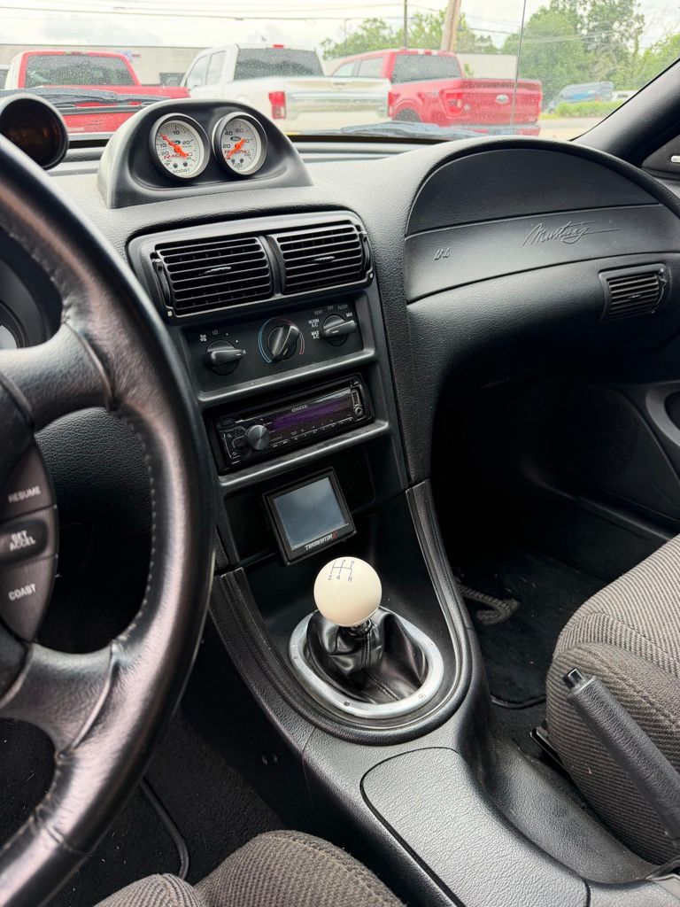 1994 Ford Mustang - Photo 11