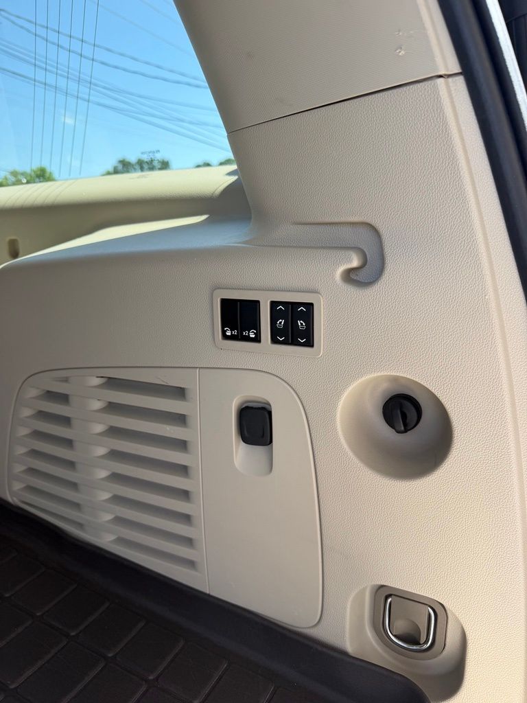 2020 Cadillac Escalade ESV Premium Luxury - Photo 8