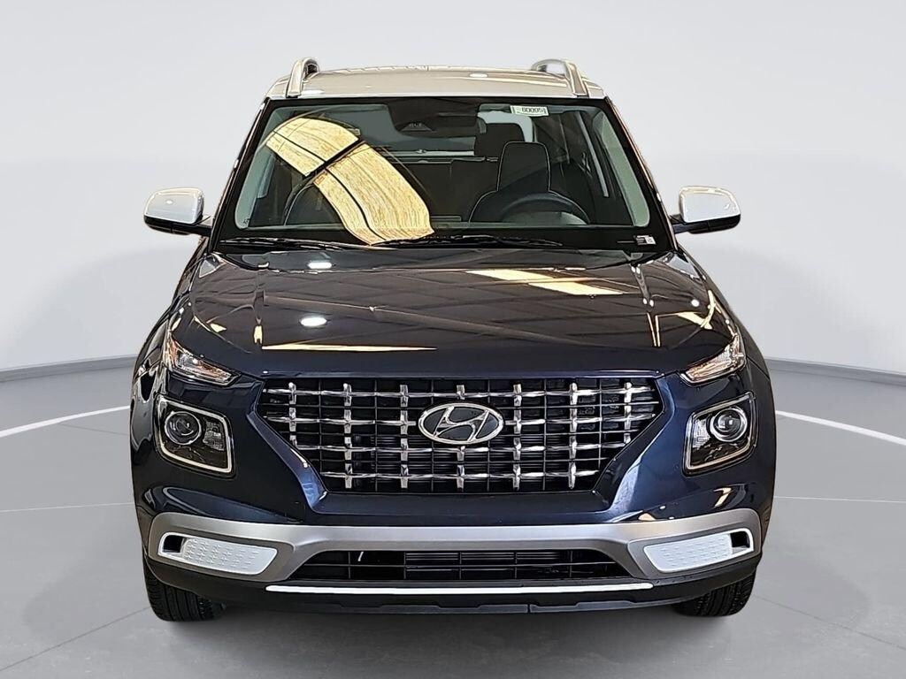 New 2026 Hyundai Venue SEL w/Two-Tone Roof SUV