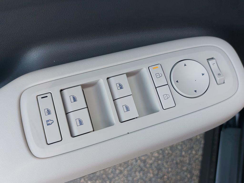 2026 Hyundai Santa Fe SE - Photo 28