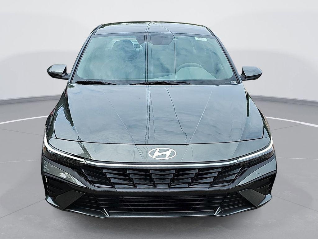 New 2026 Hyundai Elantra SE Sedan