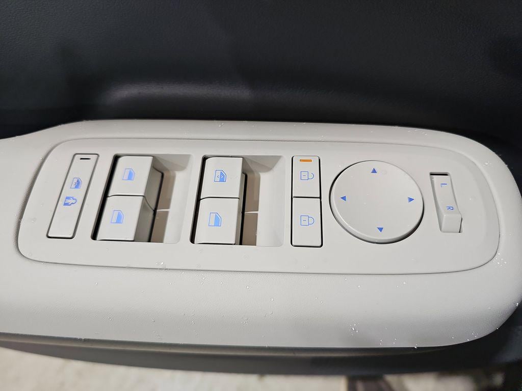 2026 Hyundai Santa Fe SE - Photo 29