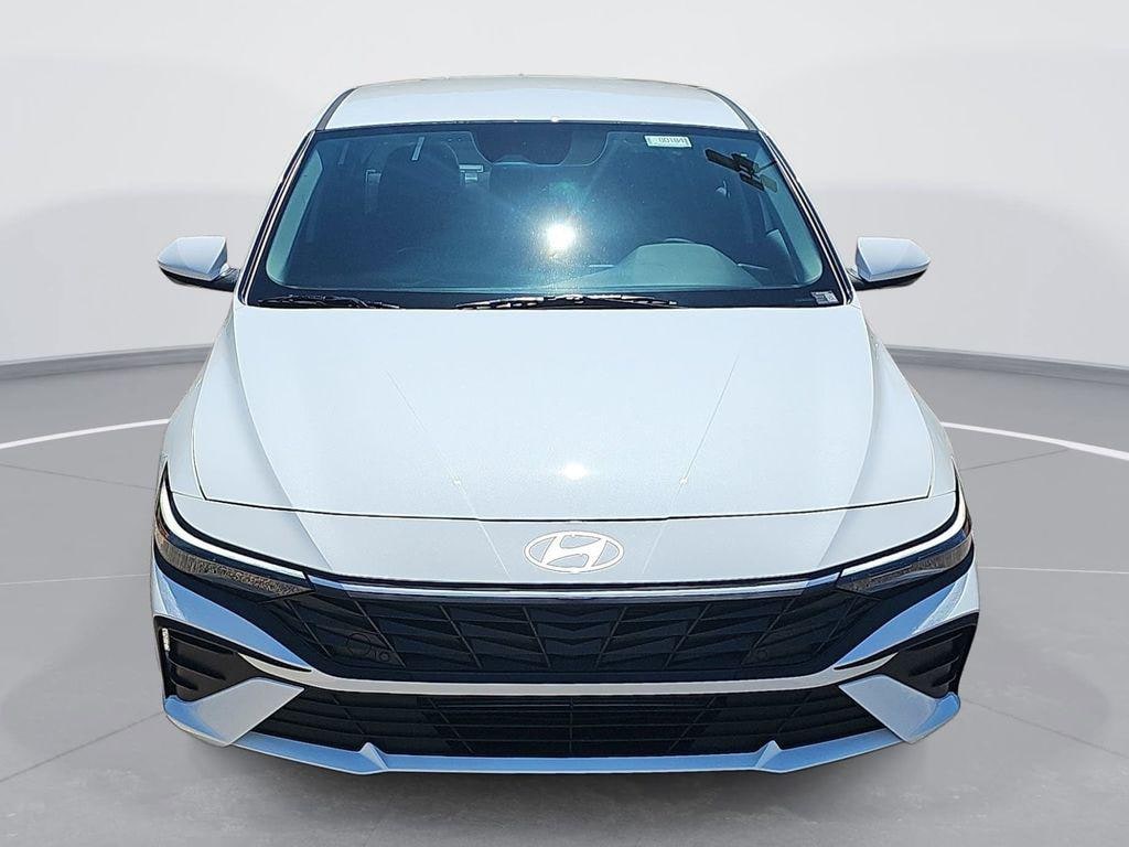 New 2026 Hyundai Elantra SE Sedan