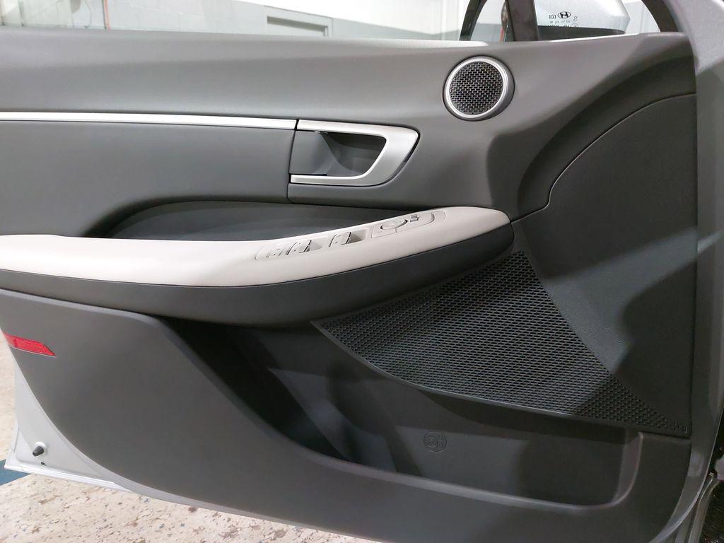 2026 Hyundai Sonata SEL - Photo 25