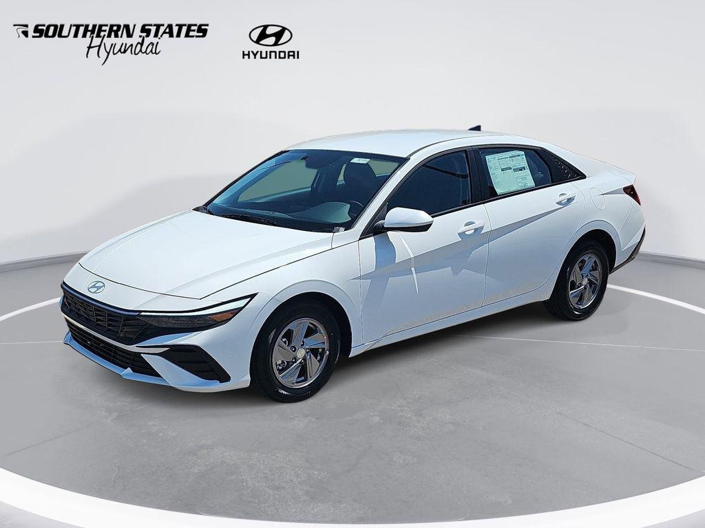 New 2026 Hyundai Elantra SE Sedan