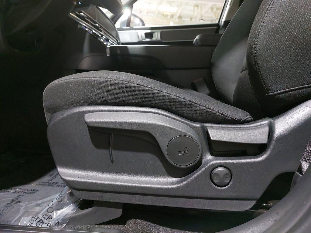 2026 Hyundai Santa Fe SE - Photo 28