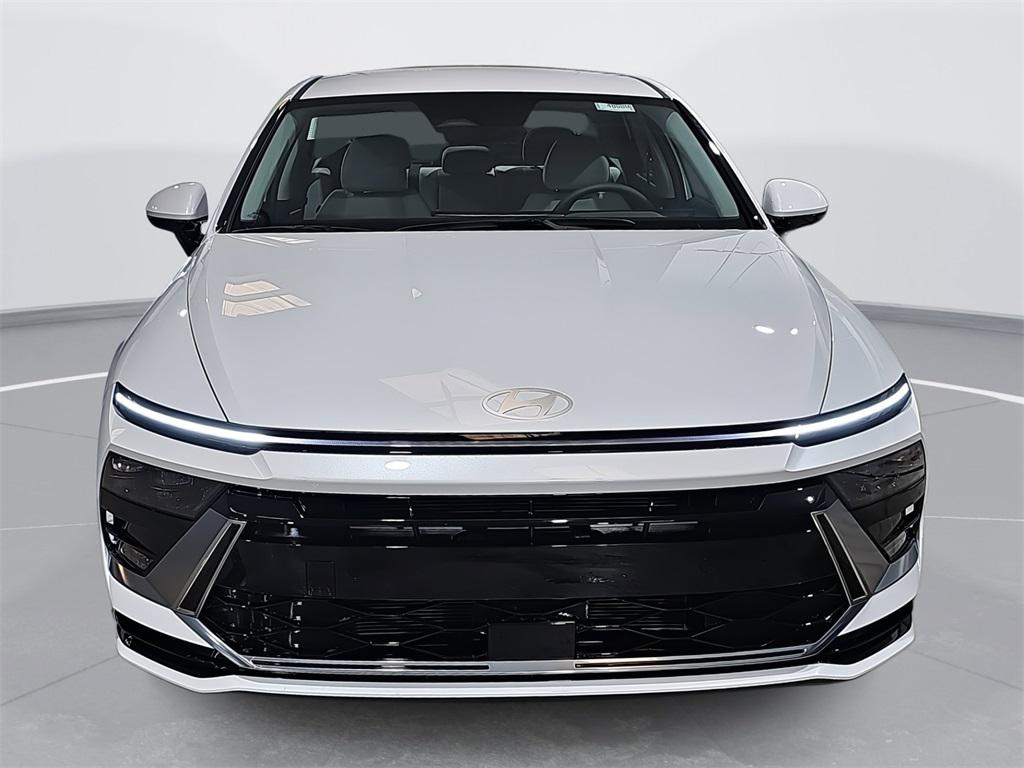 2026 Hyundai Sonata SEL Sport photo 2