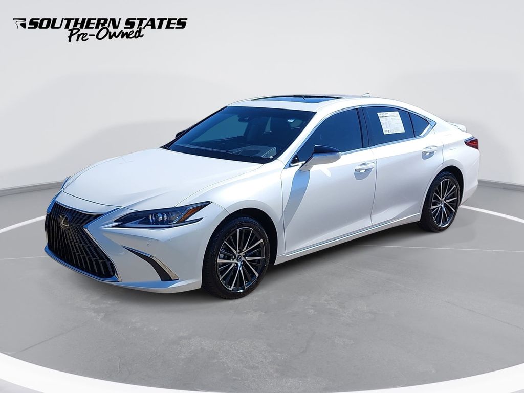 2024 Lexus ES 300h 300h's photo