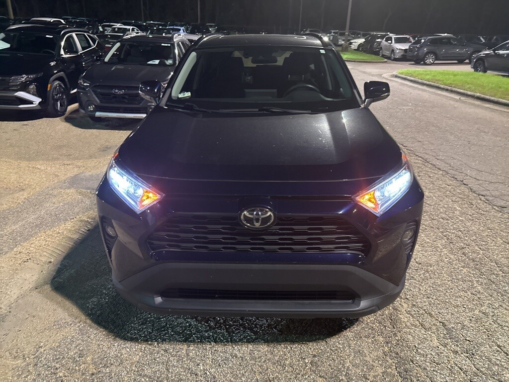 2020 Toyota RAV4 XLE photo 2