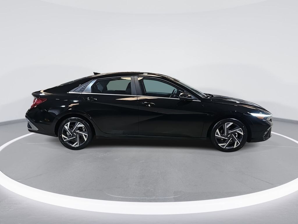 New 2026 Hyundai Elantra Limited Sedan