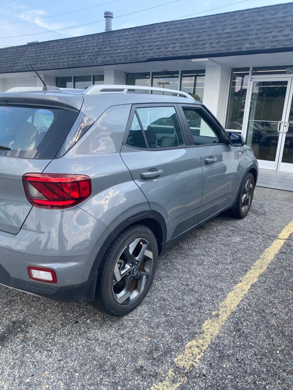 Used 2023 Hyundai Venue SEL SUV