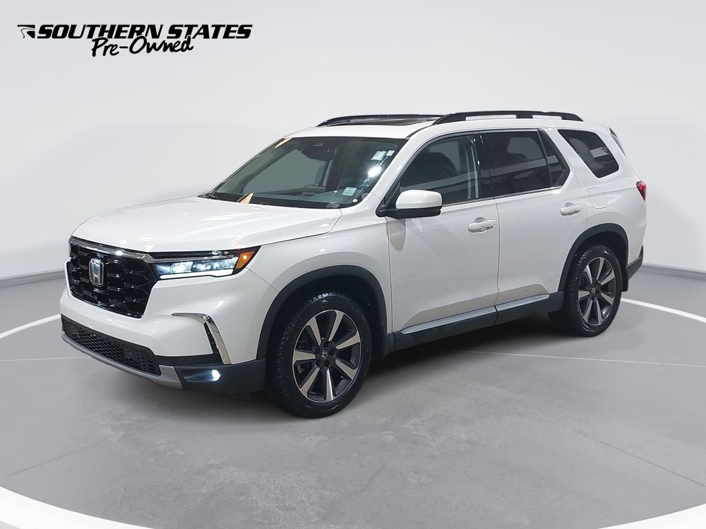 2023 Honda Pilot Touring 2WD's photo