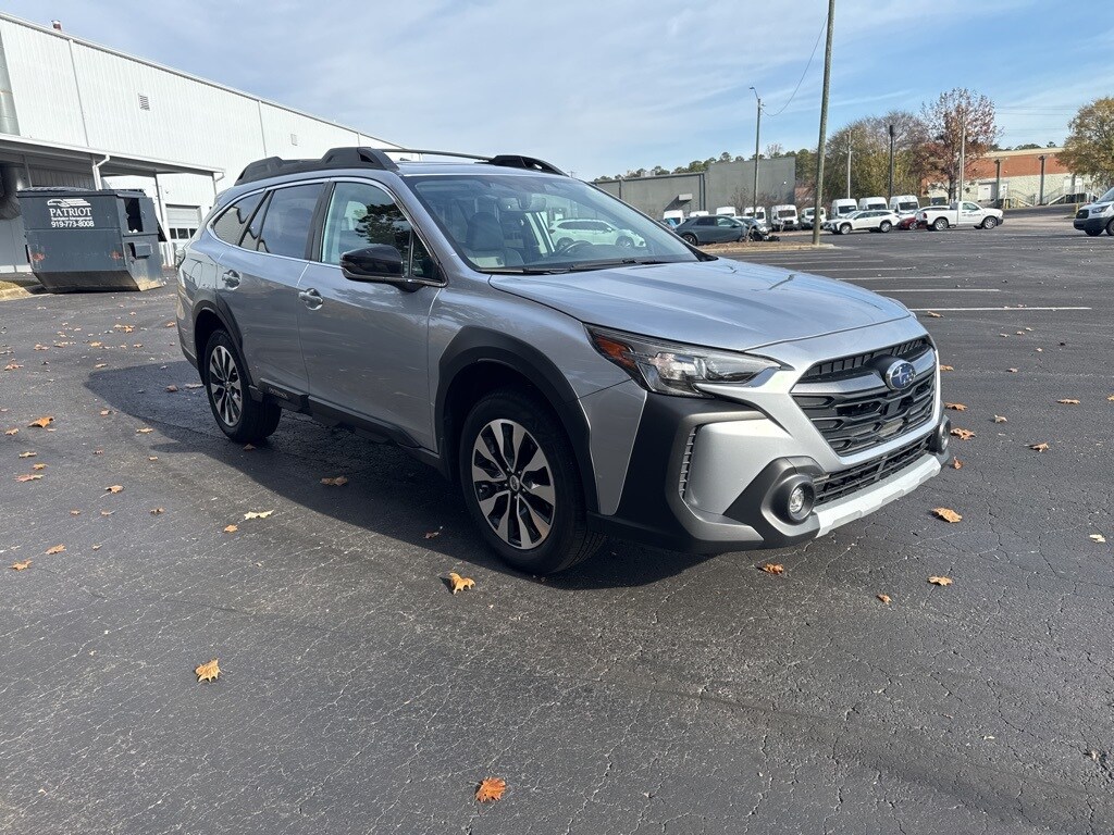 2023 Subaru Outback Limited photo 2