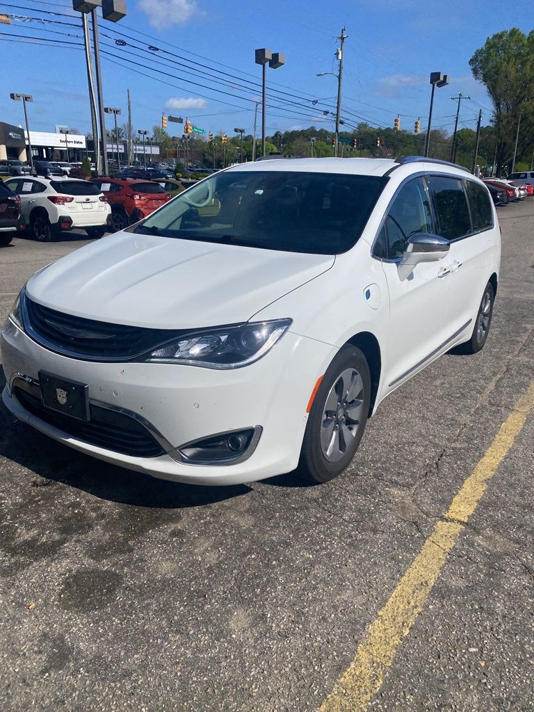 2017 Chrysler Pacifica Hybrid Platinum