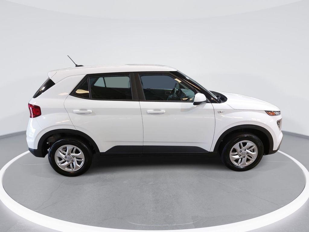 Used 2025 Hyundai Venue SE SUV