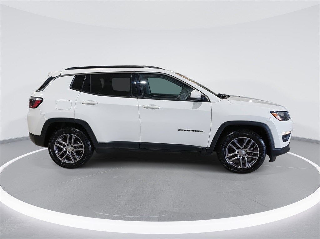 2020 Jeep Compass Latitude photo 4