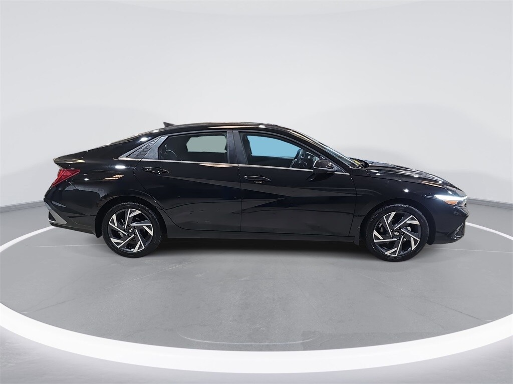 New 2026 Hyundai Elantra Hybrid Limited Sedan