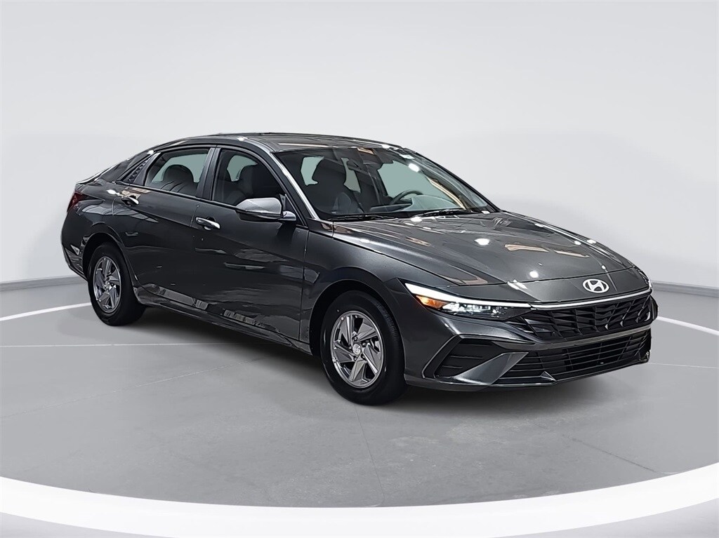 New 2026 Hyundai Elantra SE Sedan