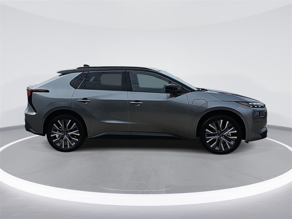 2026 Subaru Solterra Touring photo 4