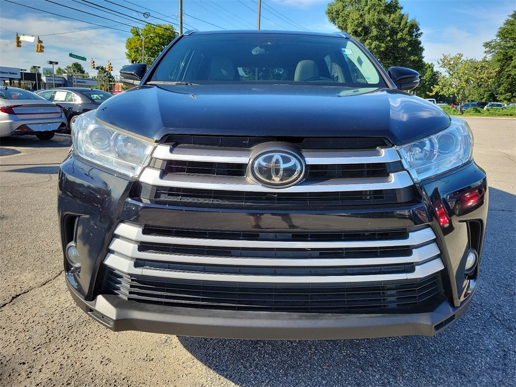 Used 2019 Toyota Highlander XLE with VIN 5TDJZRFH3KS994963 for sale in Raleigh, NC