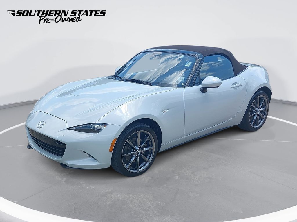 2019 Mazda MX-5 Miata Grand Touring's photo