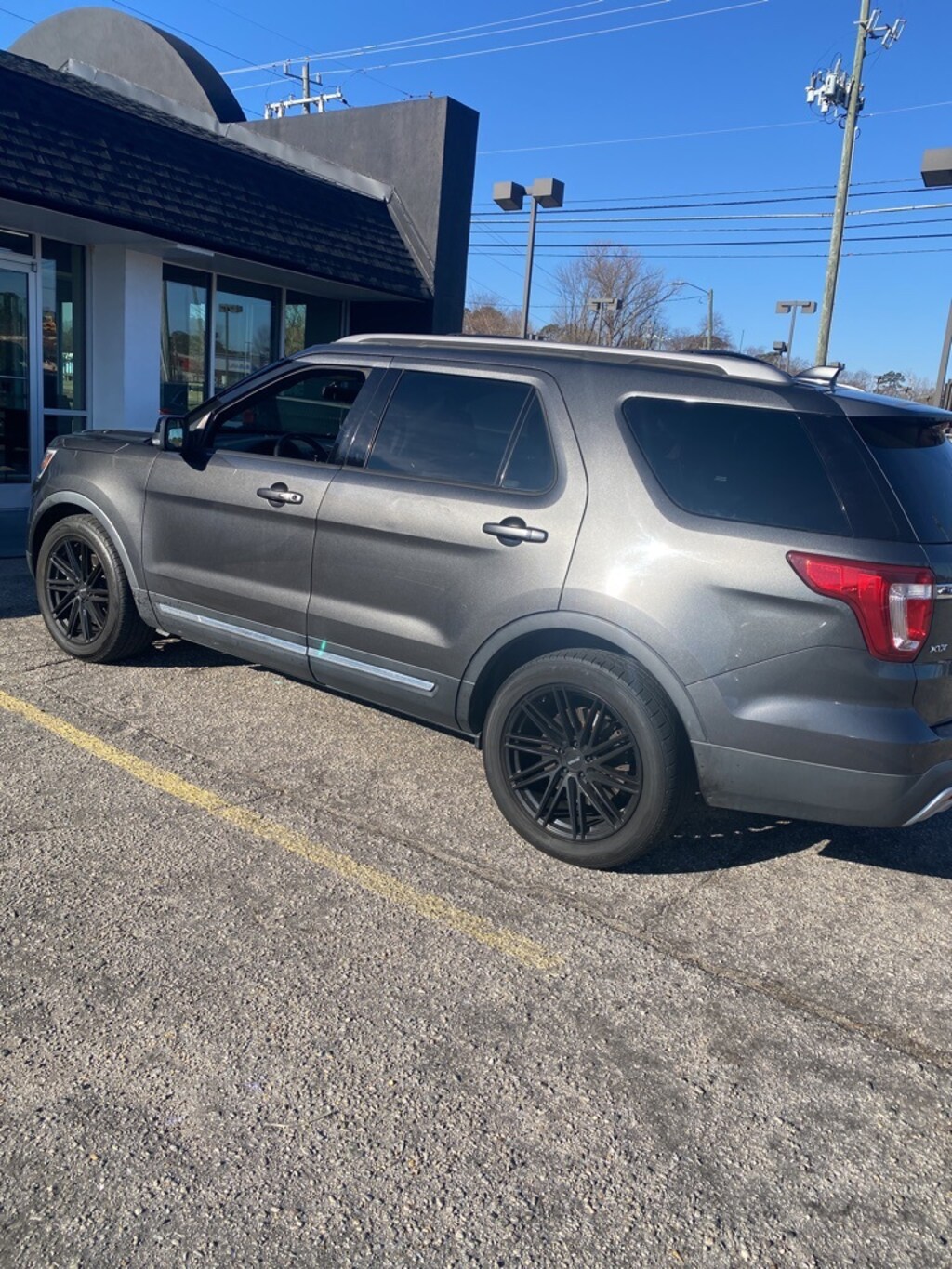 Used 2017 Ford Explorer XLT SUV