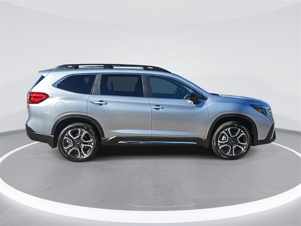 2025 Subaru Ascent Limited photo 4